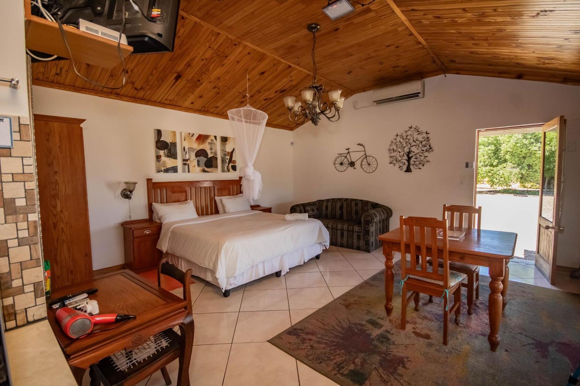 Tarantula Guest House Calvinia المظهر الخارجي الصورة