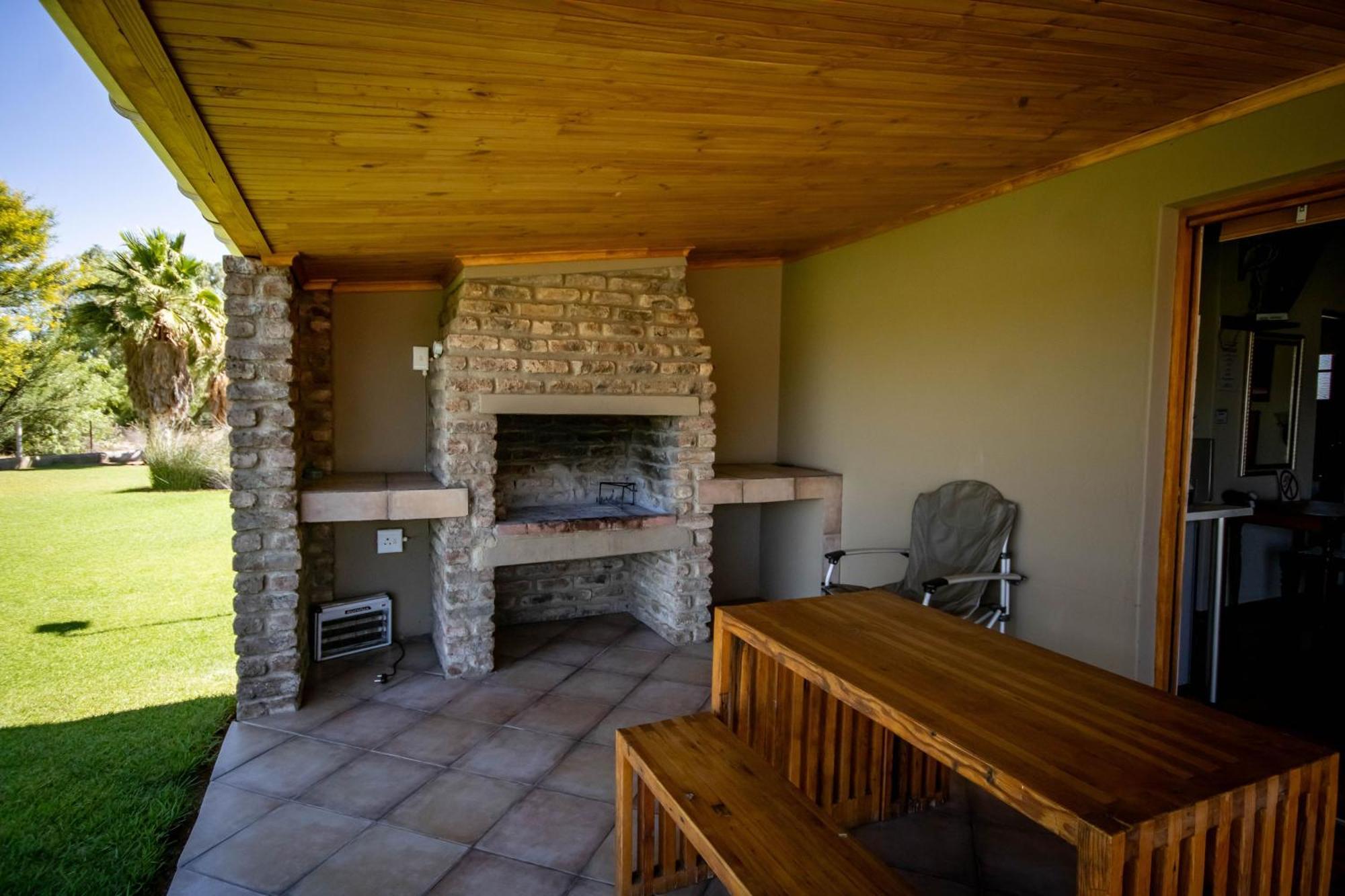 Tarantula Guest House Calvinia المظهر الخارجي الصورة